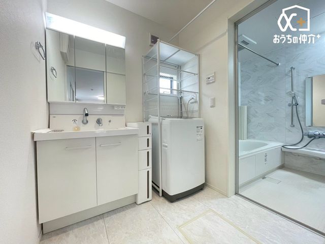 ���ʑ�E���ʏ� ���O�ʋ��^�C�v�̐��ʉ��ϑ�ł��B���̗�������o���ɂ���������[�ł���̂ŃX�^�C���b�V��