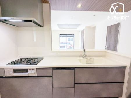 �L�b�`�� �������Ȃ��炲�Ƒ��̂��炪�����L�b�`���ł��B�����������q�l�̗l�q���킩��̂ŁA���S���Ă������Ɏ��g��ł��������܂��B�������΂ɂ��邩���b�����R�ƒe�݂܂��B