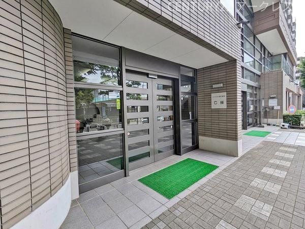 �G���g�����X �������̍s���͂������̓����͐��|����Ă���A�Ǘ��̐��ǍD�ȕ����ł��B�f�U�C�����X�b�L���Ƃ�����ۂł��ˁI�����x�A���n�������ɂȂ��Ă݂܂��񂩁H