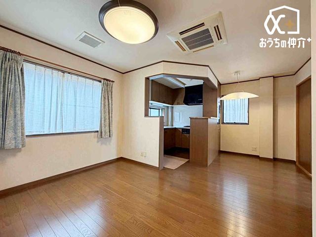 ���r���O �傫�ȑ����炽���Ղ�z�����������ޖ��邢���r���O�B�Ƒ��c���⃊���b�N�X�^�C���ɍœK�ȊJ�������ӂ���Ԃł��B