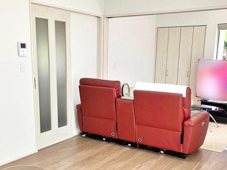 ���̑� ���r���O�Ɨאڂ��Ă����4.3���m���ł��B���r���O�ƌq���邱�ƂōL�X�Ƃ�����ԂɁI