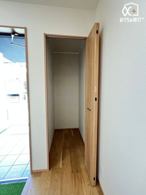 ���[ ���ւɂ�����[�X�y�[�X�B���s��������G�߂̏����Ȃǎ��[�\�B