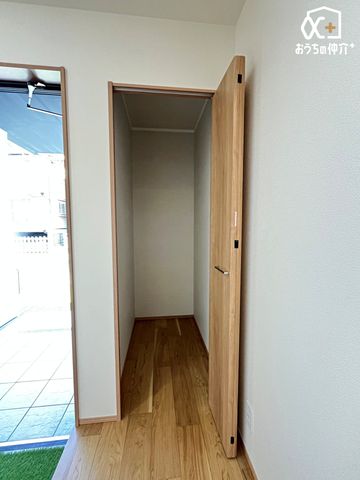 ���[ ���ւɂ�����[�X�y�[�X�B���s��������G�߂̏����Ȃǎ��[�\�B