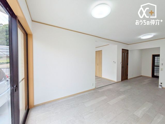 ���r���O -