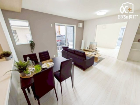 ���r���O �`Living�`�������������͋C��LDK�B�̂�т肭�낮�\�t�@��A���H�����y���ރ_�C�j���O�Z�b�g��u���Ă��������͂���܂���B