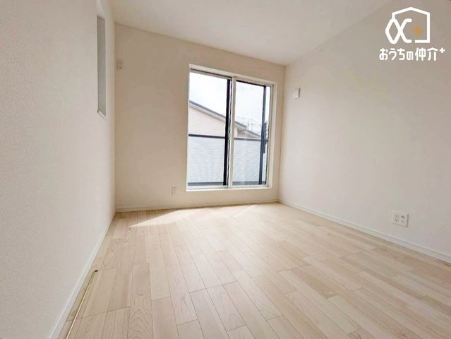 ���̑� �o���R�j�[�ɖʂ��Ă���A2�ʍ̌��Ŗ��邭�A�g��������ǂ��m���ł��B