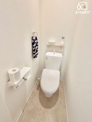 �g�C�� �V���v���ȓ����̃X�b�L���Ƃ���2�K�g�C���ł��B