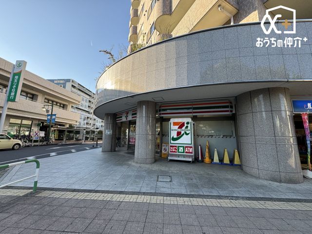 ���ӊ� �Z�u��-�C���u�� ����w�w����X �k��4���B����������΂ɂ���R���r�j�ł��B 250m