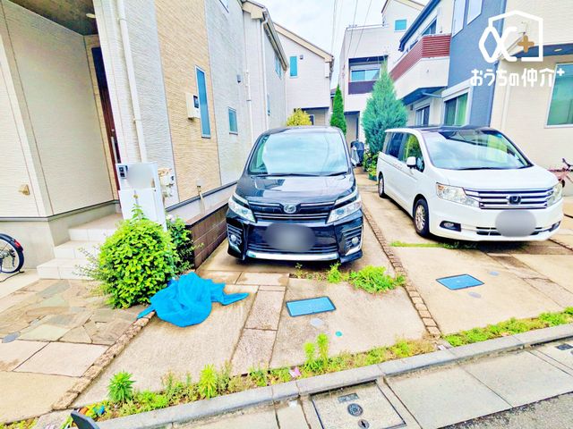  �~�n���ɂ��C�ɓ���̈��Ԃ��؂ɒ�߂���J�[�X�y�[�X��1�䕪�m�ہB�����̂���������A�T���̃h���C�u���C�y�Ɋy���߂܂��B