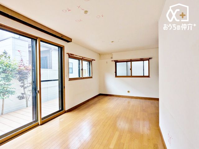 ���r���O ������̑傫�ȑ����炽���Ղ�z�����������ޖ��邢���r���O�B�Ƒ��c���⃊���b�N�X�^�C���ɍœK�ȊJ�������ӂ���Ԃł��B