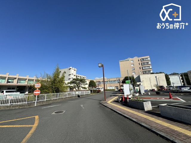 ���ӊ� ����ʒ����a�@ �k��16���B�т�X�̋߂��̊ՐÂȏꏊ�ɂ���傫�ȕa�@ 1280m