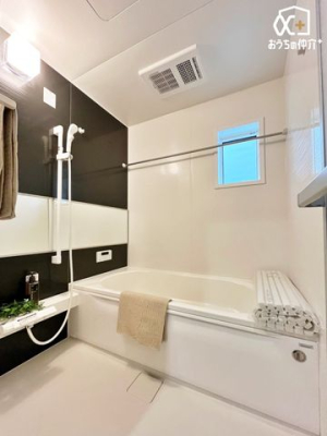 ���� �y�傫�ȑ��̂��閾�邢�o�X���[���z���������t���������������B�J�V�̂�����ɂ����􂵂܂��B�傫�ȑ������Ă���A���C����������s���܂��B�L�X�Ƃ��������ő���L�΂��ă����b�N�X�ł��܂��B