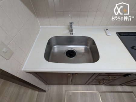 �L�b�`�� �`Kitchen�` �@�\���ƃf�U�C���������˔������g������̂悢�V�X�e���L�b�`���A���r���O�Ƃ̈�̊����l������A��������Ԃ��������܂��B