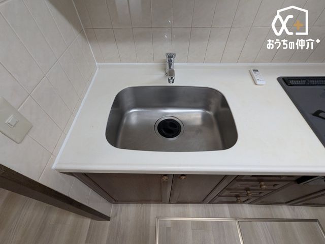 �L�b�`�� �`Kitchen�` �@�\���ƃf�U�C���������˔������g������̂悢�V�X�e���L�b�`���A���r���O�Ƃ̈�̊����l������A��������Ԃ��������܂��B
