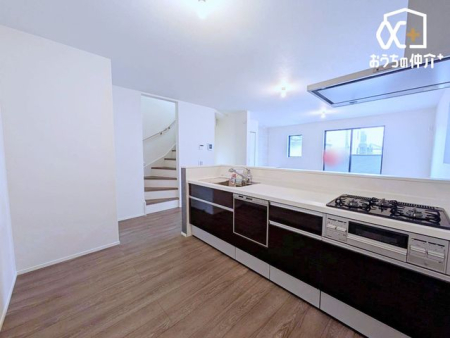 �L�b�`�� ���������Ŏς�E�Ă��E�����Ȃǂ��\�B�Η͂͋��΂����΂܂ŏꏊ���ƂɎ��R�ɐݒ�ł��܂�����A��C�ɒZ���ԂŒ������鎖���ł��܂��B�܂��Ԋu���L���ۂ���Ă���̂ŁA�傫�Ȓ�������u�����Ƃ��ł��܂��B