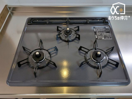 �L�b�`�� �����ɒ������ł��Ă��������͂��ǂ�3���R�����̃L�b�`���ł��B�������͖����̂��ƂȂ̂Ō����ǂ����������ł���̂͊������ł��ˁB