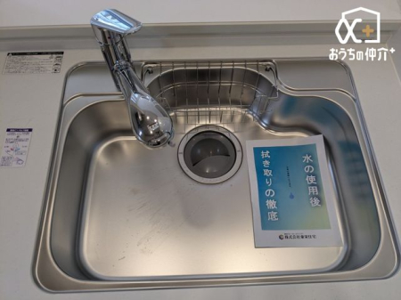�L�b�`�� �������̂���s�J�s�J�̃X�e�����X�V���N�͍L���č�Ƃ��₷�����B�V���v���Ȑ������D��ۂŁA�����̐􂢕������K�ɂȂ肻���B���|���ȒP�����ŁA�Ǝ��̌������オ��A�L�b�`���ɗ����Ԃ����S�n�悭�Ȃ�܂��ˁB