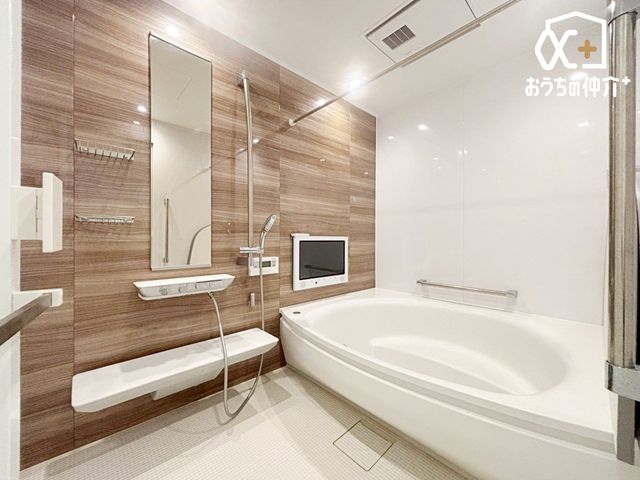���� �`�E�`Bath�`�E�`����̔���􂢗����o�X���[���B�V�����[�h�̐l�����������̂������o�X�^�u�̐S�n�悳�𖡂���Ă݂ẮB�����Ɩ����A�A���Ă��Ă���̎��Ԃ���w�y���݂ɂȂ�͂��ł��B