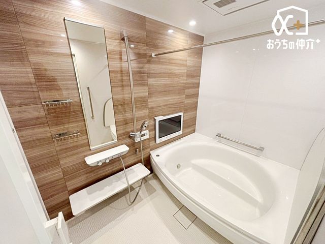 ���� �`�E�`Bath�`�E�`����̔���􂢗����o�X���[���B�V�����[�h�̐l�����������̂������o�X�^�u�̐S�n�悳�𖡂���Ă݂ẮB�����Ɩ����A�A���Ă��Ă���̎��Ԃ���w�y���݂ɂȂ�͂��ł��B