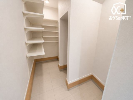 ���[ �V���[�Y�C���N���[�[�b�g�t�̌��ւł��B�x�r�[�J�[��A�E�g�h�A�p�i�Ȃǂ����[�ł��܂�