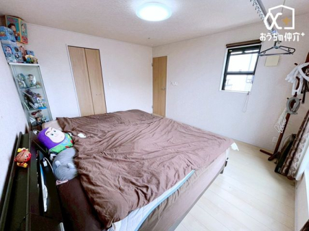 �Q�� �`Room�`�傫�ȃx�b�g��u����9���̎�Q���B�t�@�~���[�ŕ�炷���q�l�����ɂ������߂̋�Ԃł��B