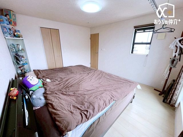 �Q�� �`Room�`�傫�ȃx�b�g��u����9���̎�Q���B�t�@�~���[�ŕ�炷���q�l�����ɂ������߂̋�Ԃł��B
