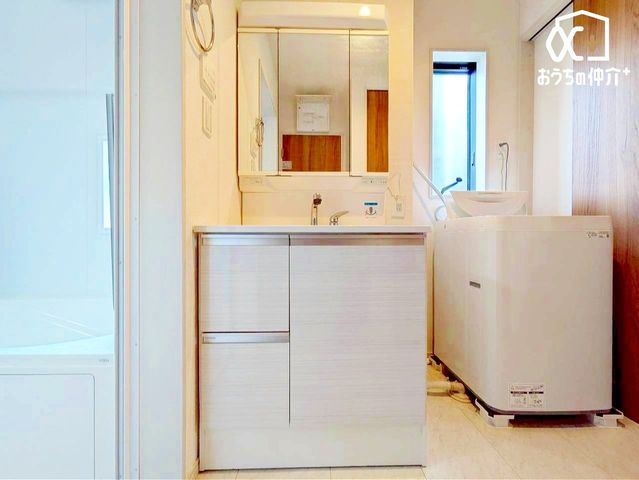 ���ʑ�E���ʏ� ���O�ʋ��^�C�v�̐��ʉ��ϑ�ł��B���̗�������o���ɂ���������[�ł��܂�