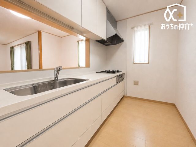 �L�b�`�� �������y��������L�b�`���X�y�[�X�BCG���H�ɂĉƋ�������s���Ă��܂��B