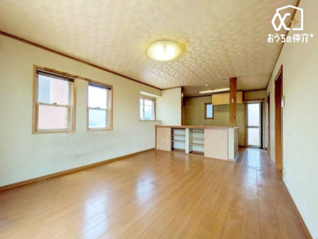 ���r���O �`Living�`�������������͋C��LDK�B�̂�т肭�낮�\�t�@��A���H�����y���ރ_�C�j���O�Z�b�g��u���Ă��������͂���܂���B