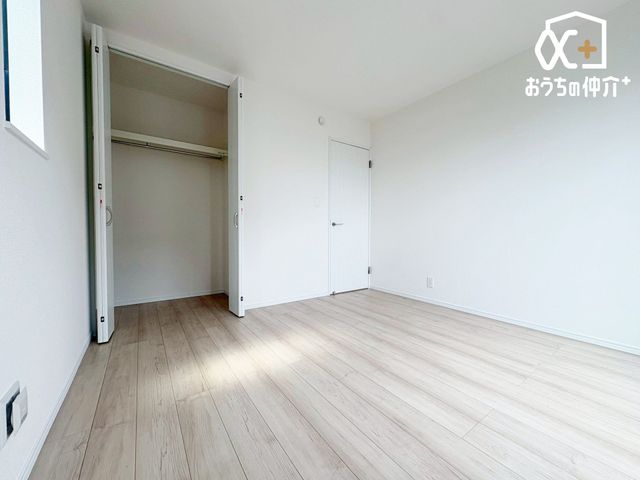 �Q�� ��6.12���m���N���[�[�b�g���t���Ă���A�Q��E�ߗޓ����L�x�Ɏ��[�\�ȐQ���ł��B