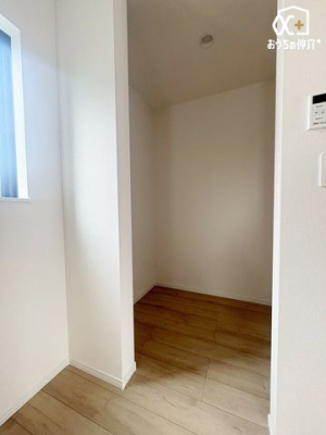 �L�b�`�� �����Ղ���[�͂���p���g���[�̗l�q�ł�