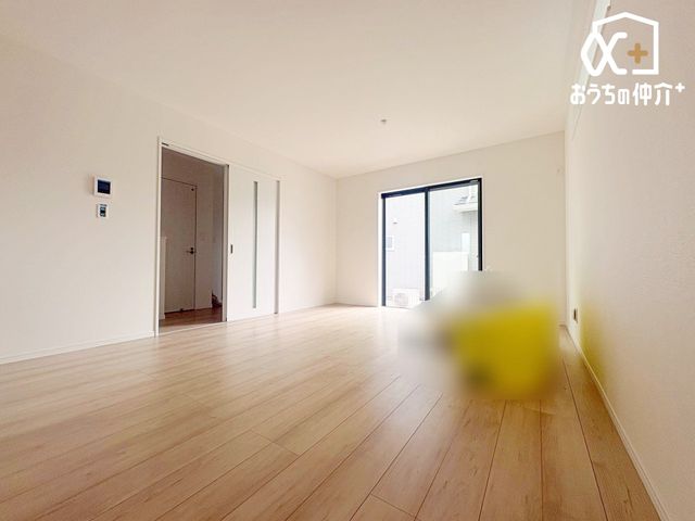 ���r���O �`Living�`�����݂̂���i�`�������e�C�X�g��LDK�B�̂�т肭�낮�\�t�@�₨�H�����y���ރ_�C�j���O�Z�b�g��u���Ă��������͂���܂���B