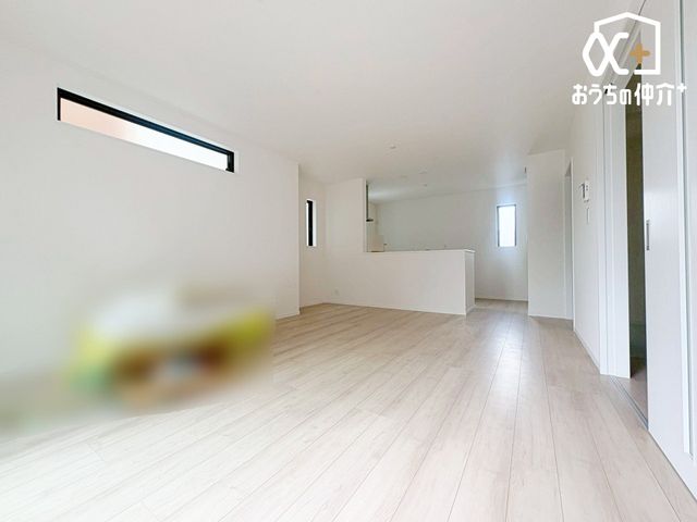 ���r���O ������̑傫�ȑ����炽���Ղ�z�����������ޖ��邢���r���O�B�Ƒ��c���⃊���b�N�X�^�C���ɍœK�ȊJ�������ӂ���Ԃł��B