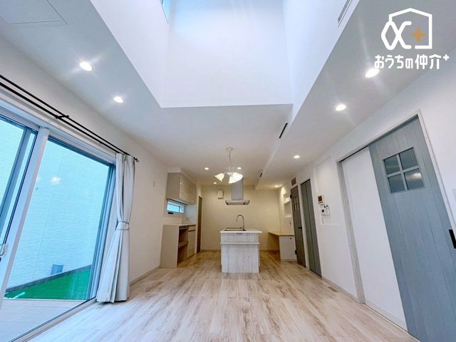���r���O �`Living�`����Ȃɂ��z�������郊�r���O�͋C�������ǂ��ł��ˁB�����������J���[�Ŏd�グ�������b�N�X��Ԃł��I