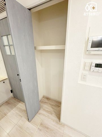 ���[ ���r���O�ɂ���֗��ȕ����B�ו���Ɠd���i�Ȃǎ��[�ł��A���������Еt���܂��B