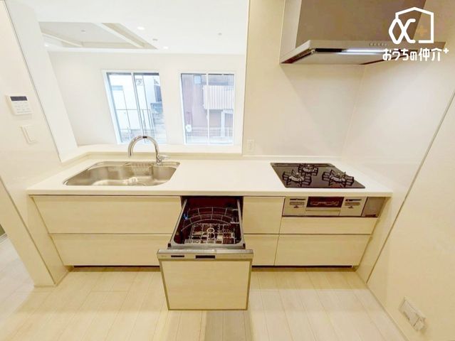 �L�b�`�� �`Kitchen�`�H���򊣑��@�����̃V�X�e���L�b�`���̗p�I���͐ߐ��ɂ��q����D����̂ł��B�����Ő�򂷂�̂ŉ�����������藎�Ƃ��܂�