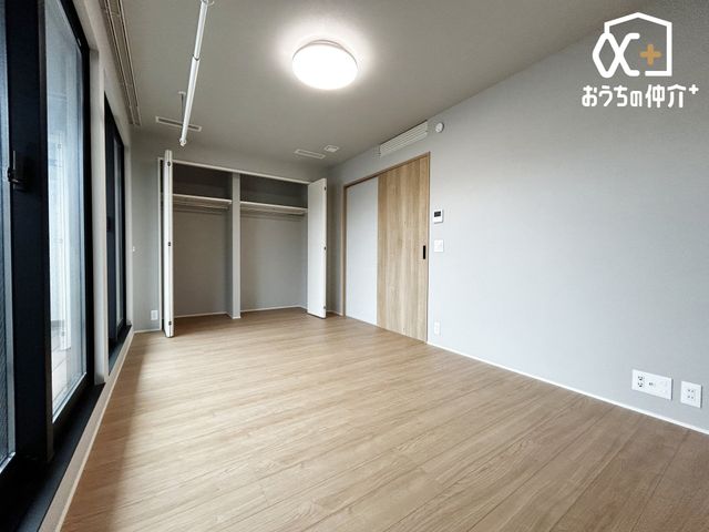 �Q�� -