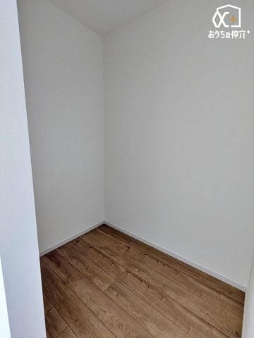 ���[ �E�H�[�N�C���N���[�[�b�g���������܂��B�G�ߕ��̗m����A�X�[�c�P�[�X�Ȃǂ̑�^�p�i���y�X���[�ł��A���L�����g�����������܂��B