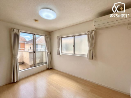 �q������ �o���R�j�[�ɖʂ���5.67���m���͎q�������ɃI�X�X�����{�摜�͉��H�ɂĉƋ���������C���[�W�摜�ł�