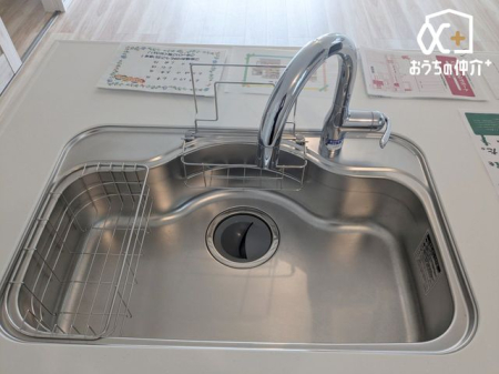 �L�b�`�� �`Kitchen�` �@�\���ƃf�U�C���������˔������g������̂悢�V�X�e���L�b�`���A���r���O�Ƃ̈�̊����l������A��������Ԃ��������܂��B