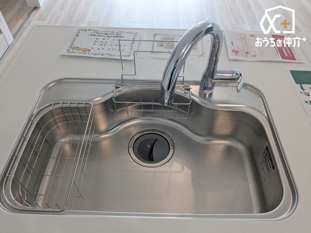 �L�b�`�� �`Kitchen�` �@�\���ƃf�U�C���������˔������g������̂悢�V�X�e���L�b�`���A���r���O�Ƃ̈�̊����l������A��������Ԃ��������܂��B