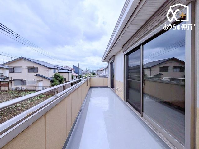 �o���R�j�[ ������̖��邳�����͂̃o���R�j�[�B����ꂽ�X�y�[�X�ł��A�S�n�悳�Ǝ��p������������m�ہB