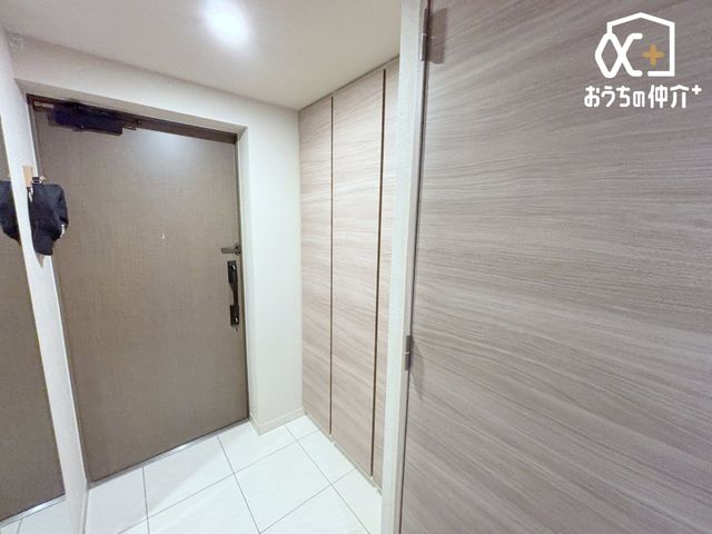 ���� ��������Ƃ����V���[�Y�{�b�N�X�������A�Ƒ��S���̌C���Y��ɕЕt�����܂��B�������̊�Ƃ��āA�����C�����悭�Q�X�g���}�����܂��B