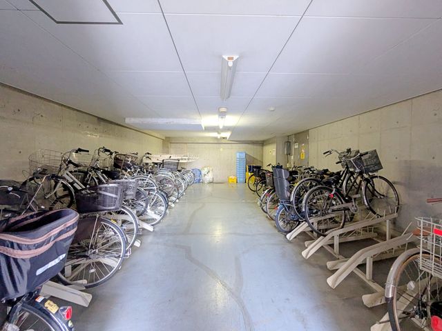 ���̑� ���֏�͉����Ȃ̂ŉJ�̓��ł��G��邱�ƂȂ����S�ł��B�܂��A�Ă͏����z�˂�������򉻂�����Ă���܂��B