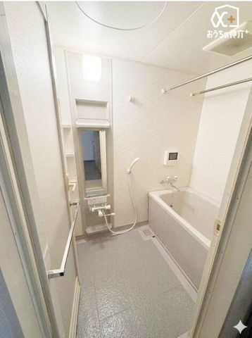 ���� ����̔���������ƗD�������₵�Ă����A���������̂���o�X���[���ł��B�葫��L�΂��ĐS�n�悭���t���b�V���ł��A�����ւ̌��C���`���[�W���Ă��������܂��B
