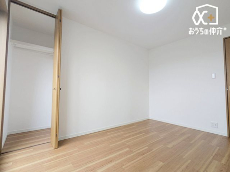�q������ �q�������ɃI�X�X���ȗm���̗l�q�ł��B�o���R�j�[�ɖʂ��Ă��邽�ߊ��C�����₷���B���邳���\���Ȃ������ł��B