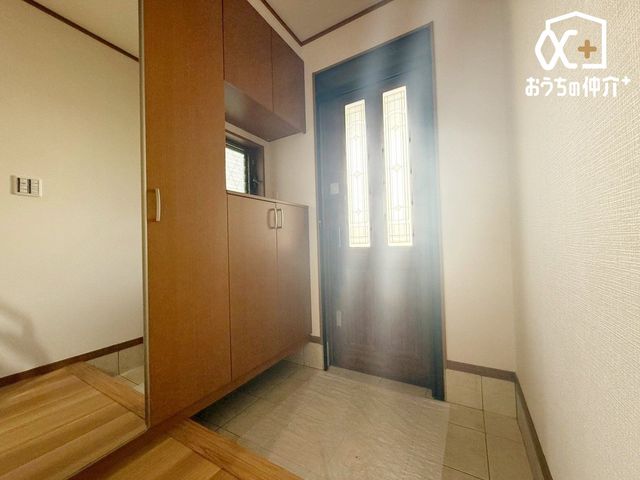 ���� �������������͋C�̌��ւ́A�Z�܂��̑���ۂ���i�ɉ��o�B�V���[�Y�{�b�N�X������A��Ԃ��L���������ۂĂ�X�}�[�g�Ȑ݌v�ł��B