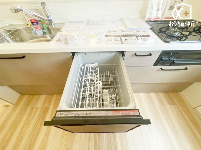 �L�b�`�� �`Kitchen�`�H���򊣑��@�����̃V�X�e���L�b�`���̗p�I���͐ߐ��ɂ��q����D����̂ł��B�����Ő�򂷂�̂ŉ�����������藎�Ƃ��܂�