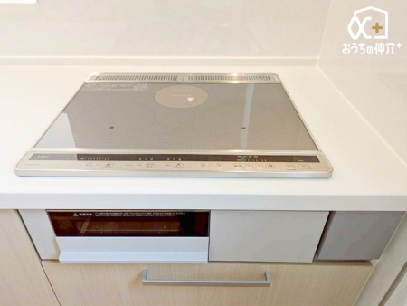 �L�b�`�� �`Kitchen�`IH�@�K�X�R���������|�������₷���A�Ύ��̊댯�������Ȃ��ݔ��ł��B�����������Ȃ�ɂ����ď�ł����K�ɗ������ł��܂��B