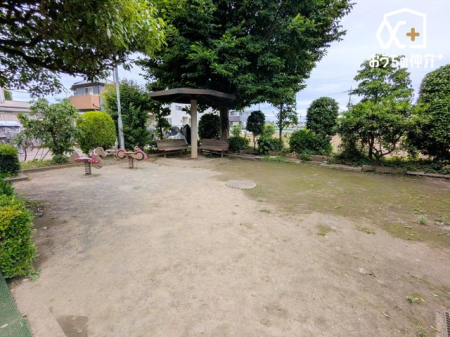 ���̑� �̂ǂ��ȏZ��n�Ŏq��ĉƑ��ɂ��������߁B�����̂��U�������K�ȗ΂Ɍb�܂ꂽ�G���A�ŁA���R�ɕ�܂ꂽ���₩�ȕ�炵���������邽�߂̂�Ƃ肠��Z���������Ă��܂��B